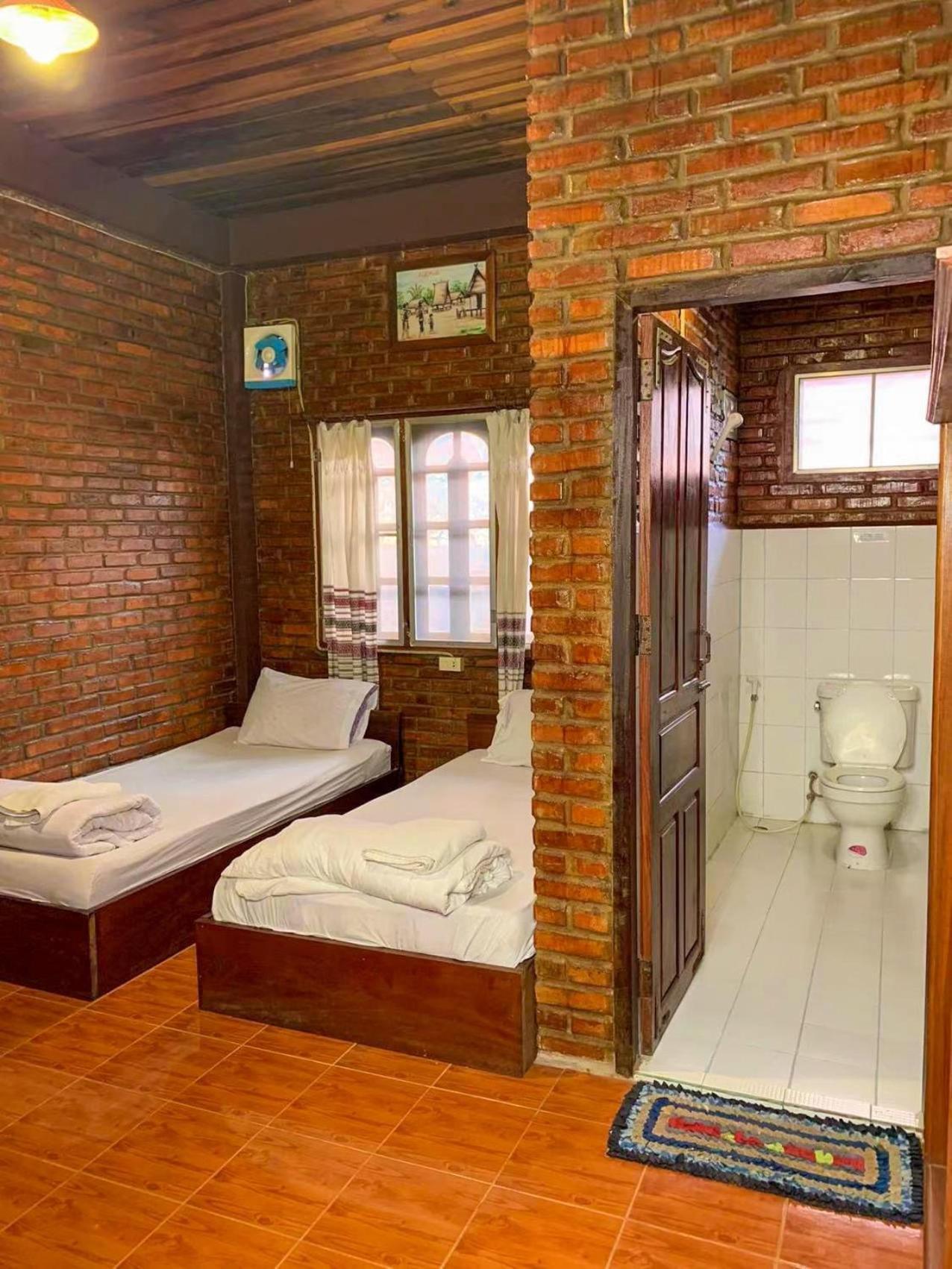 Zuela Guesthouse Луанг Намта Екстериор снимка