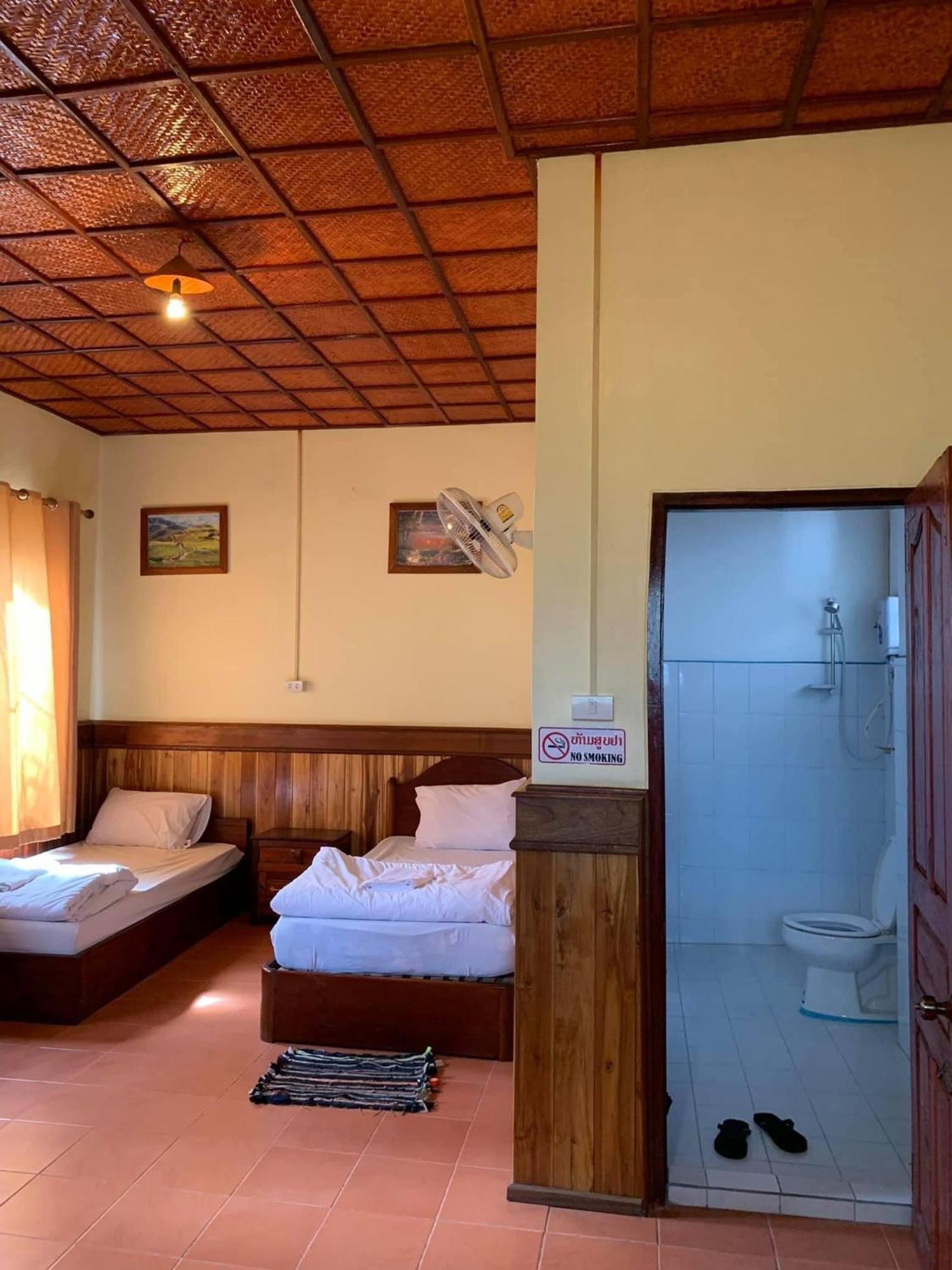 Zuela Guesthouse Луанг Намта Екстериор снимка
