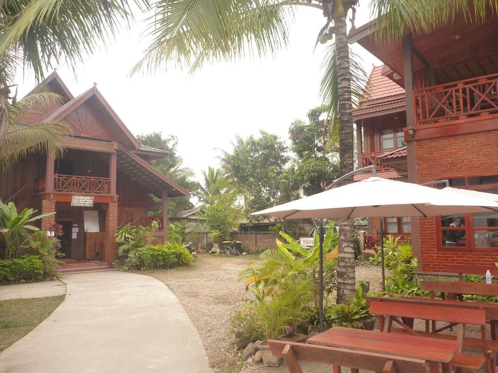 Zuela Guesthouse Луанг Намта Екстериор снимка
